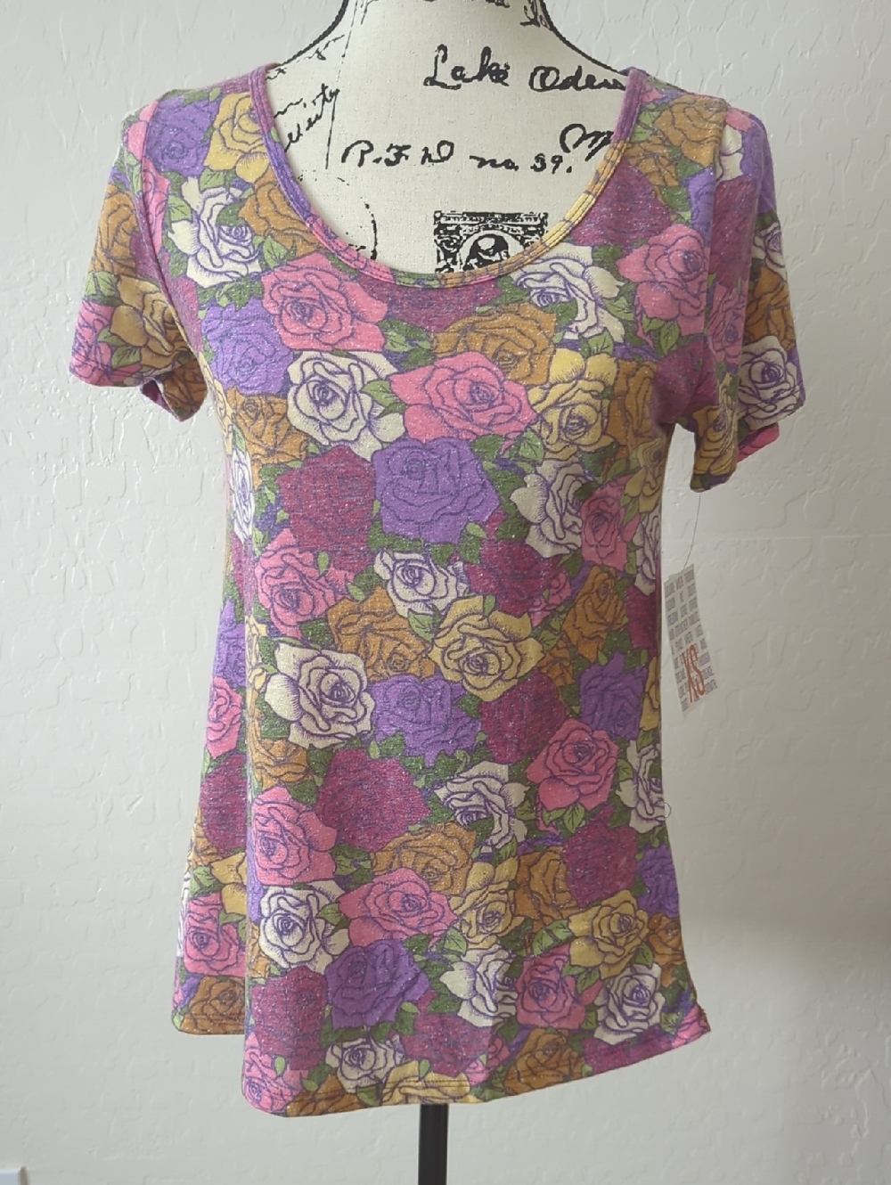 Lularoe XS Classic Tee Floral Scoop Neck Top in Purple, Pink & Gold